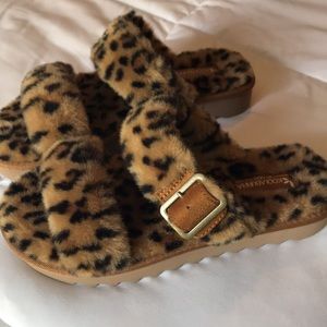 NWOT KOOLABURRA by UGG cheetah sandal slippers
